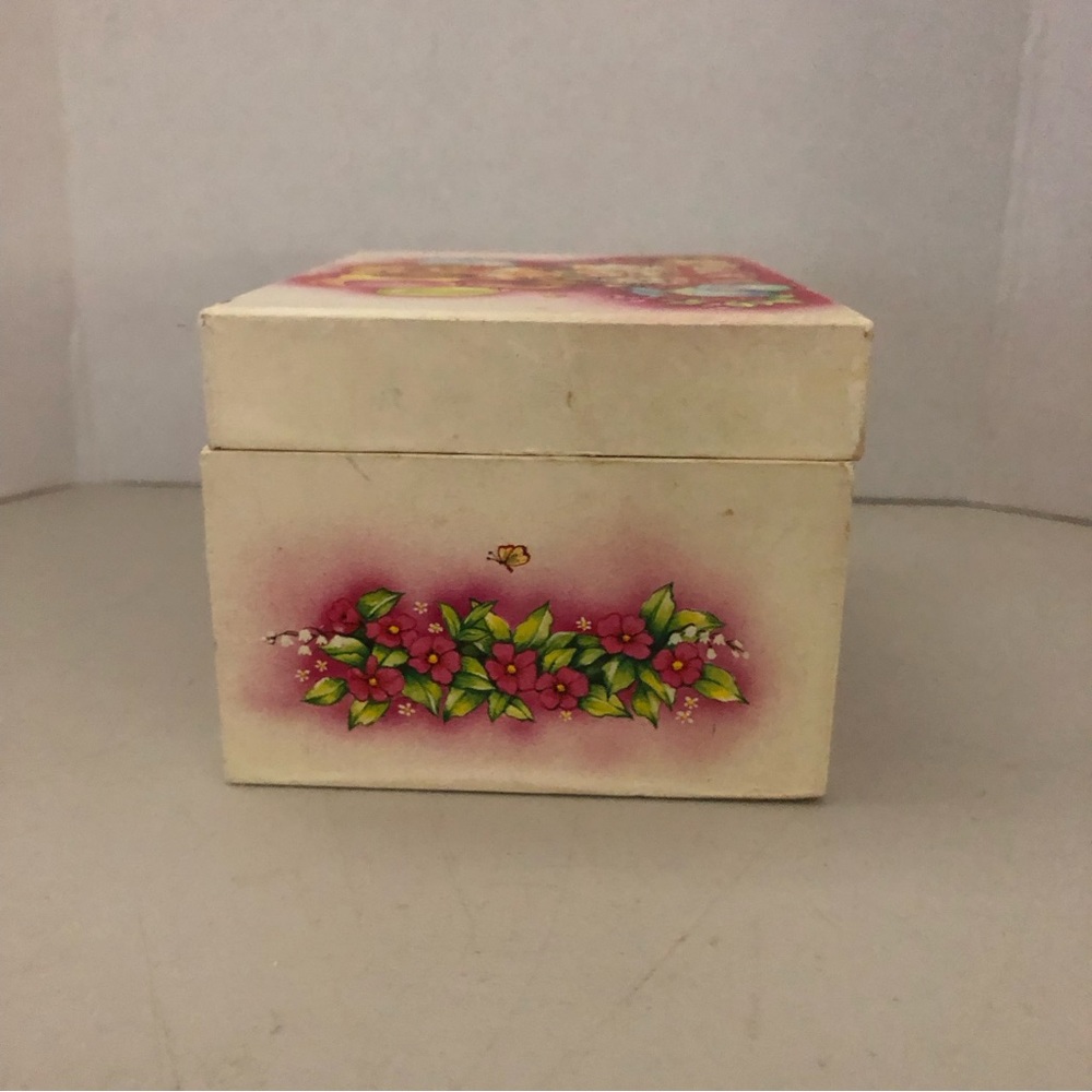 Vintage Jewelry Music Box London Bridge Birthday Puppy Kittens - Picture 6 of 9